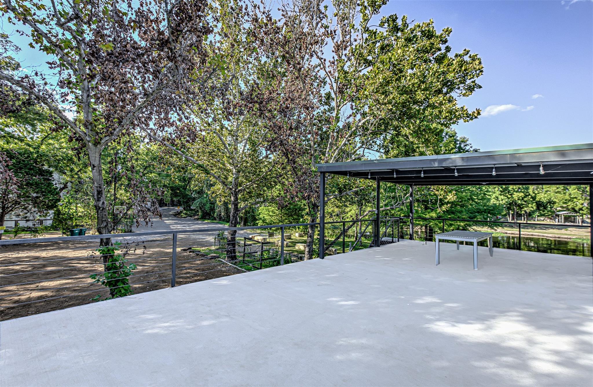 1336 S Lakeside Dr, Kingsland, TX 78611