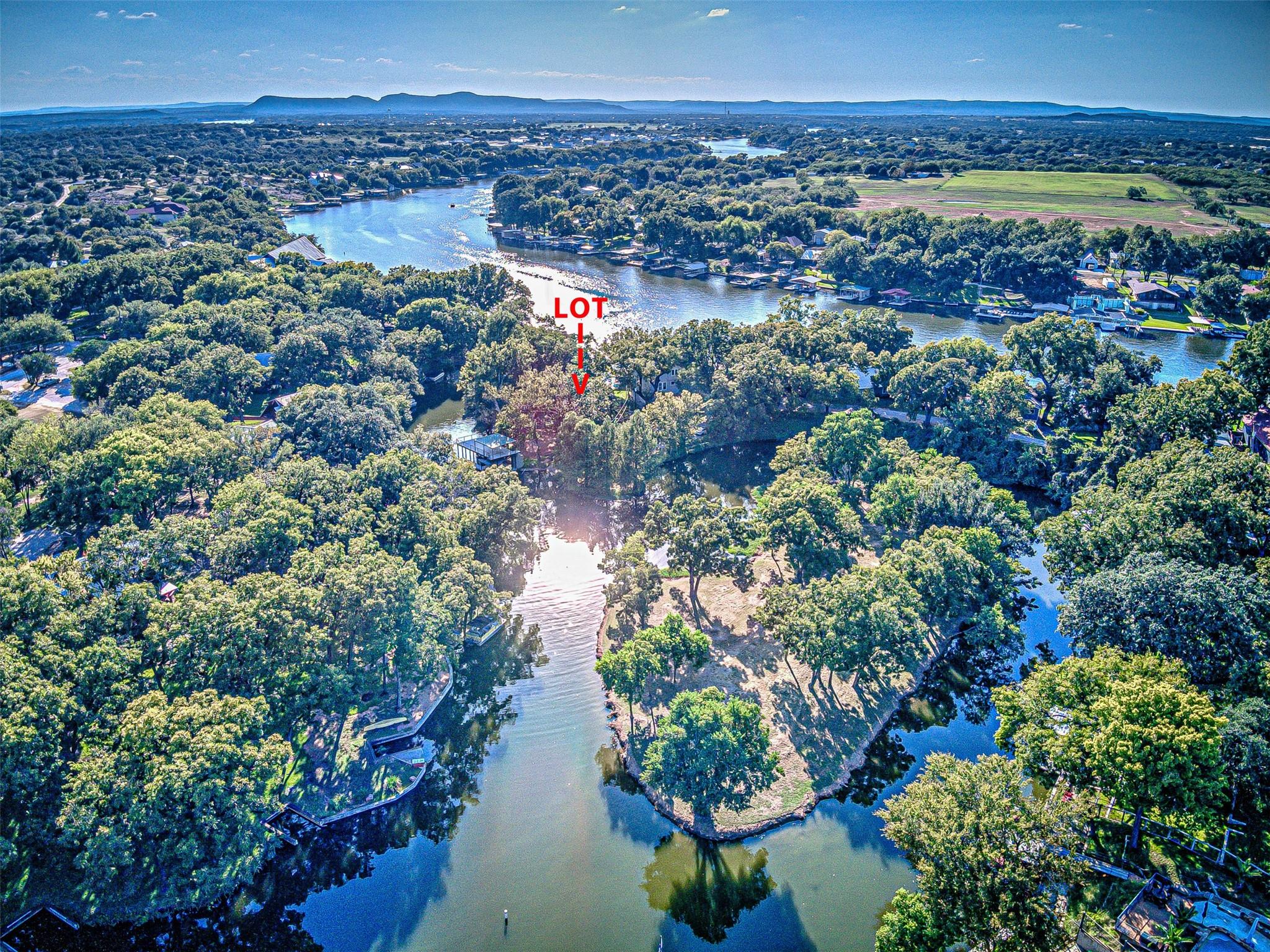 1336 S Lakeside Dr, Kingsland, TX 78611