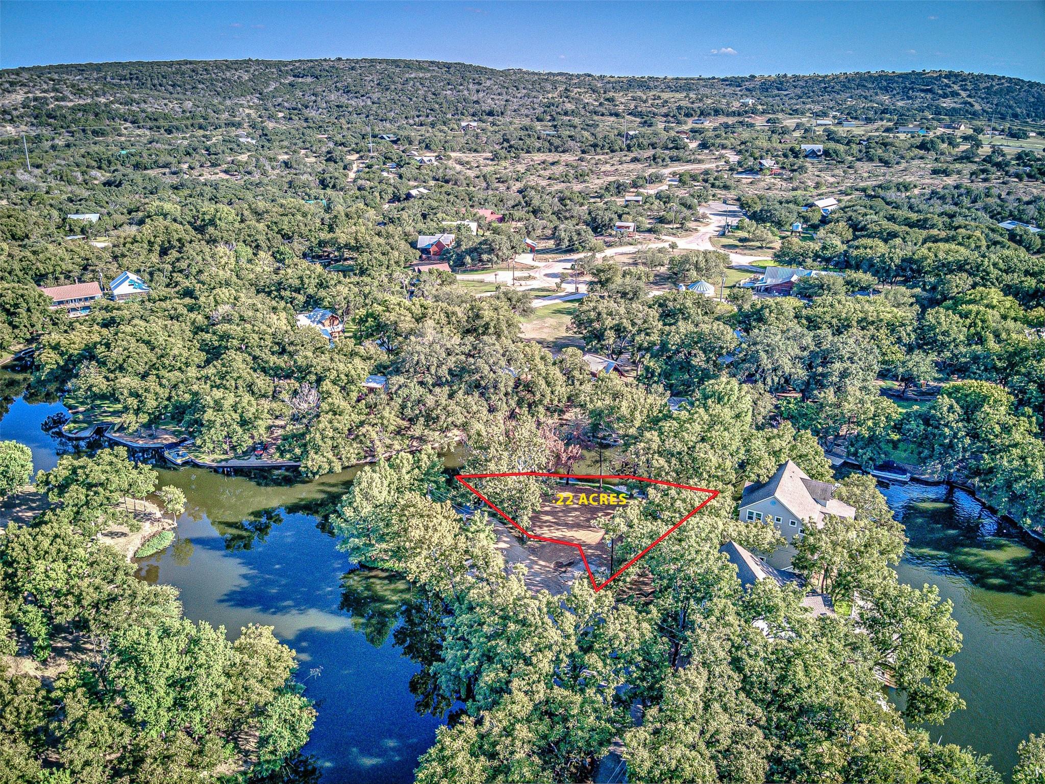 1336 S Lakeside Dr, Kingsland, TX 78611