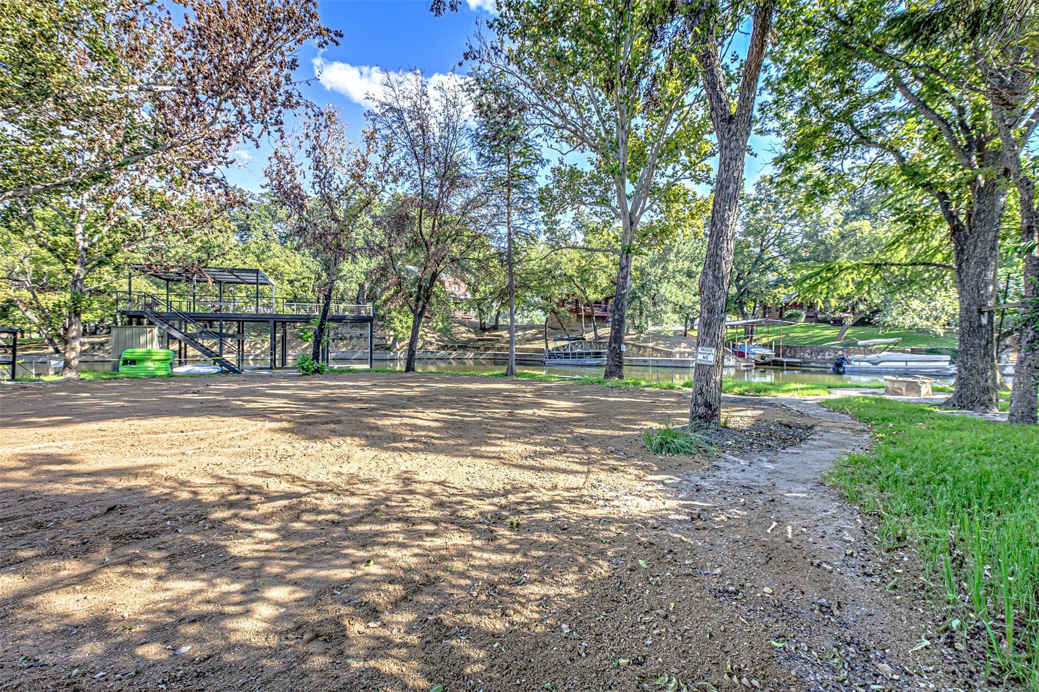 1336 S Lakeside Dr, Kingsland, TX 78611