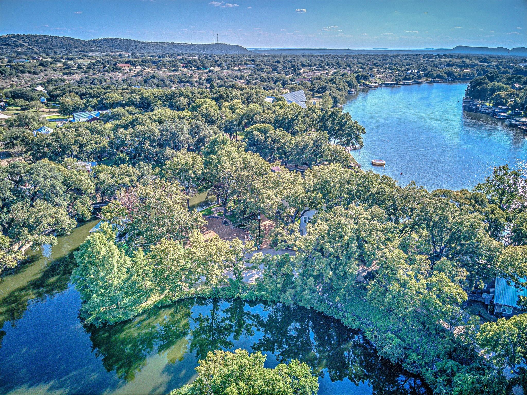 1336 S Lakeside Dr, Kingsland, TX 78611