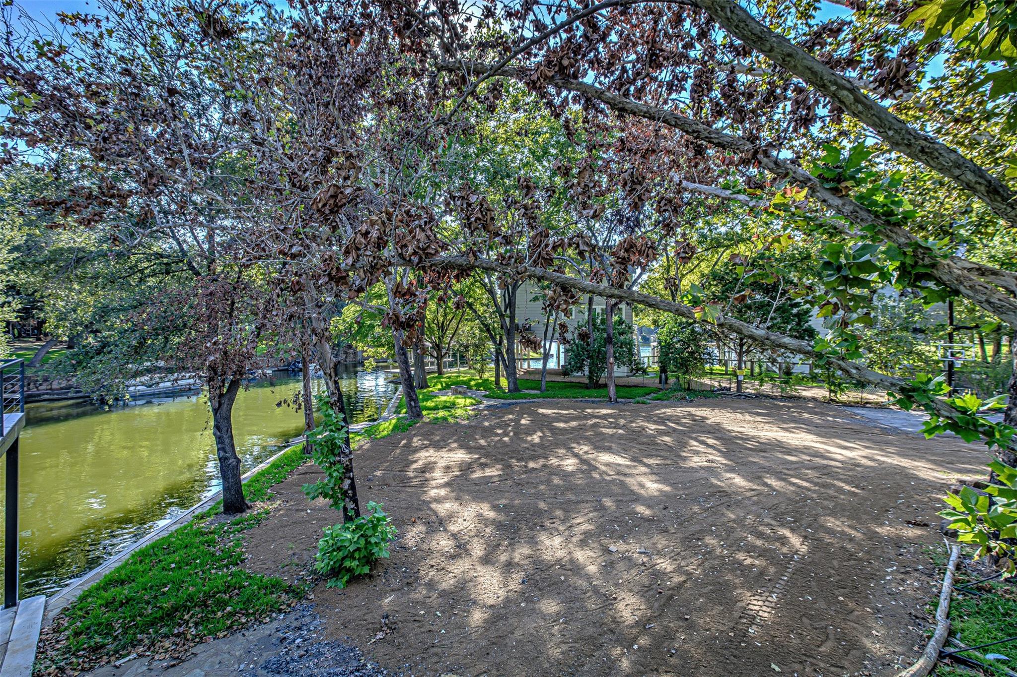 1336 S Lakeside Dr, Kingsland, TX 78611