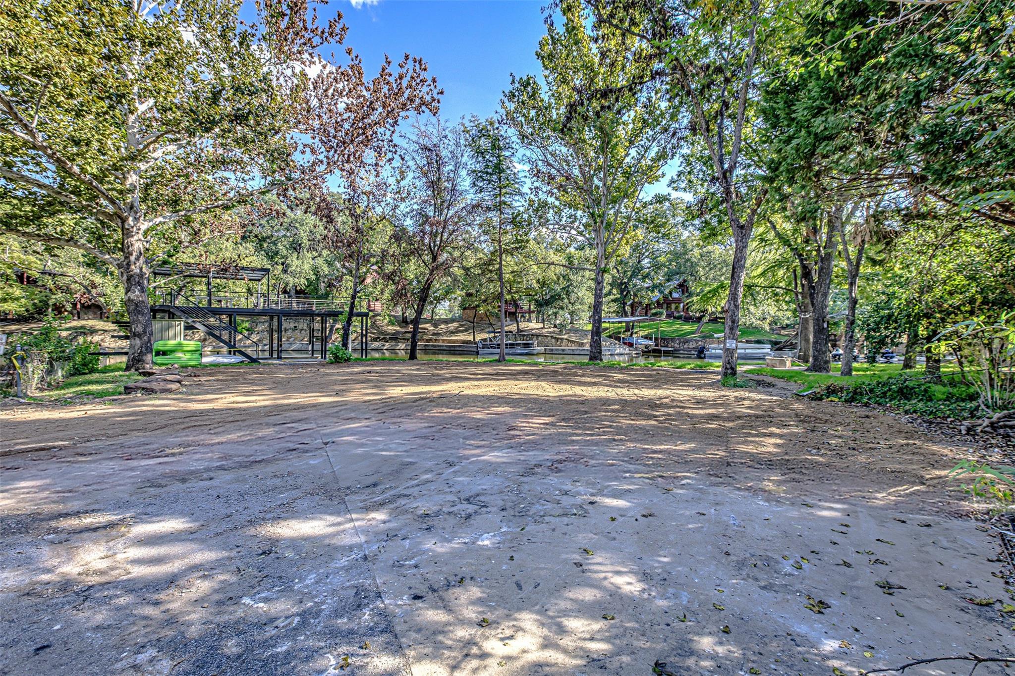 1336 S Lakeside Dr, Kingsland, TX 78611