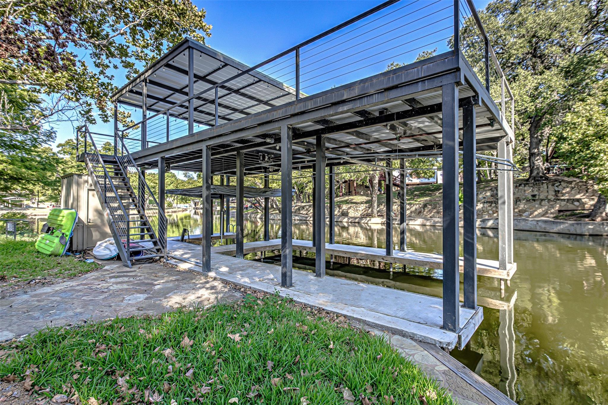 1336 S Lakeside Dr, Kingsland, TX 78611