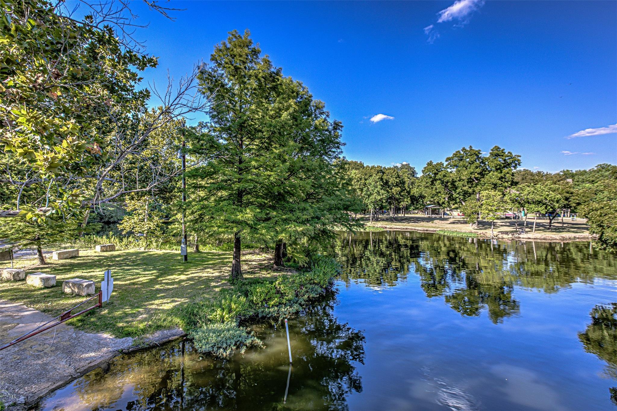 1336 S Lakeside Dr, Kingsland, TX 78611