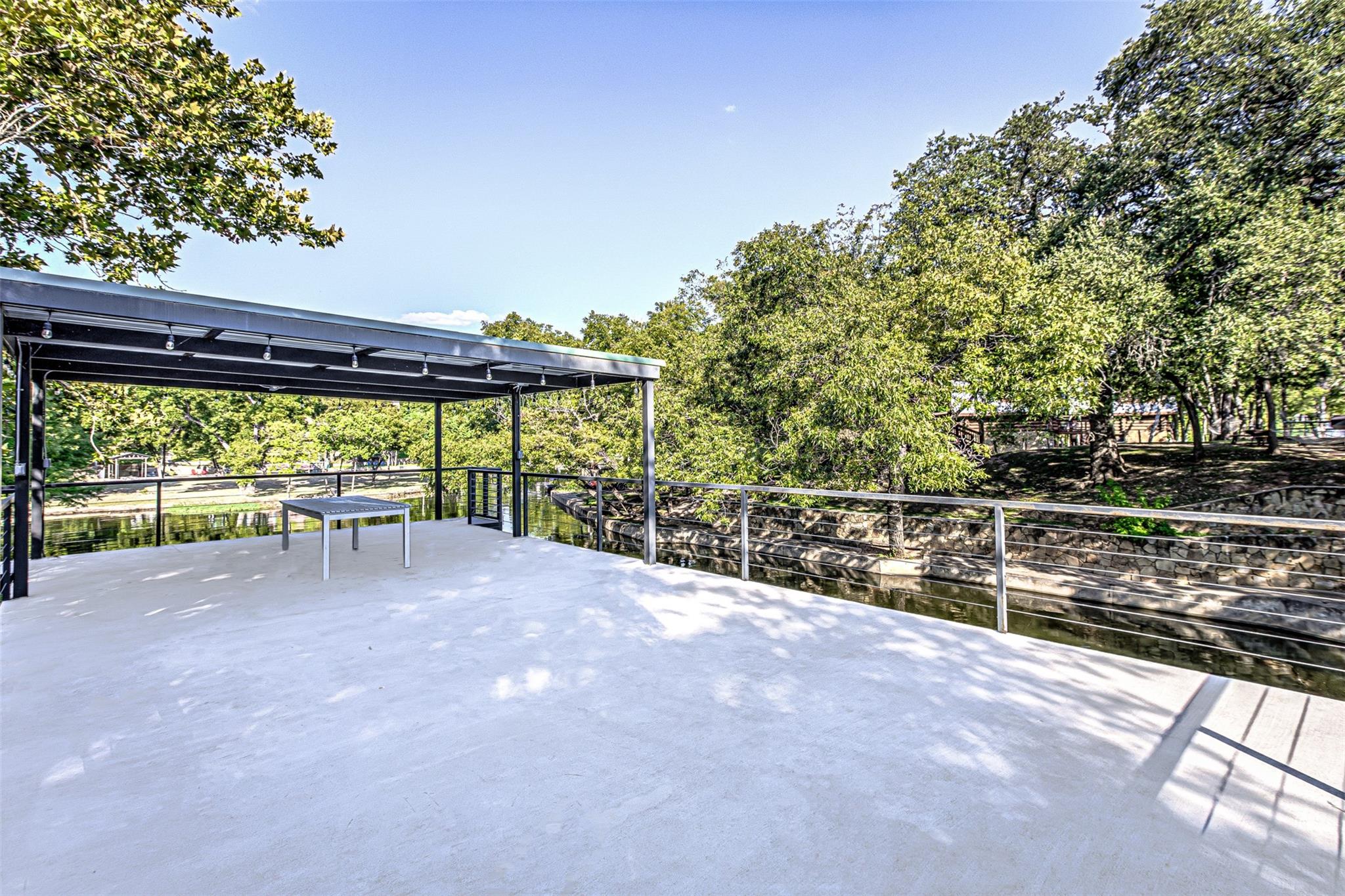 1336 S Lakeside Dr, Kingsland, TX 78611