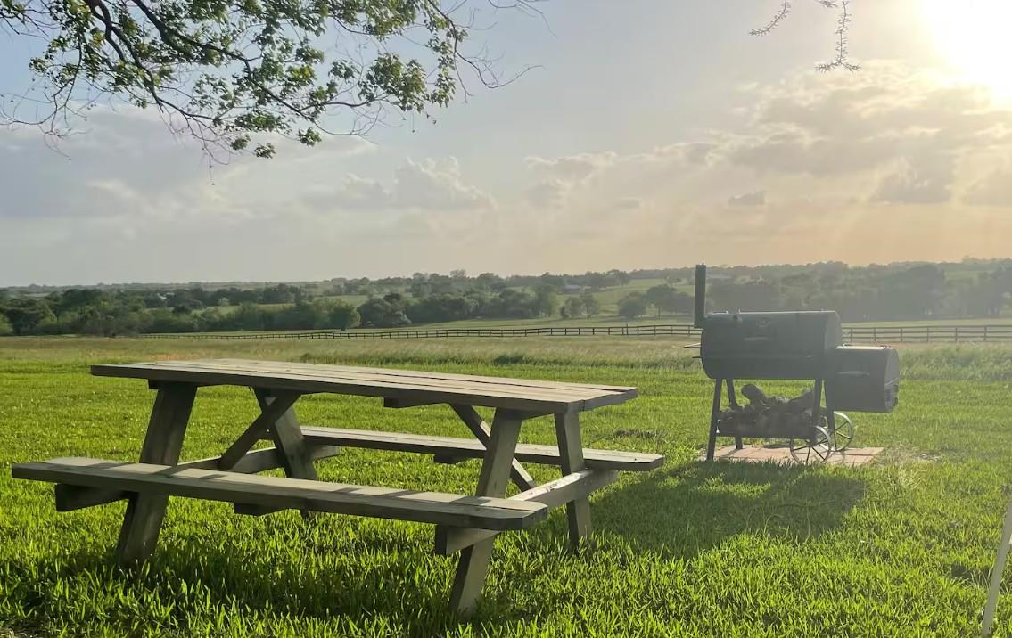 1241 Post Oak Point Rd, New Ulm, TX 78950