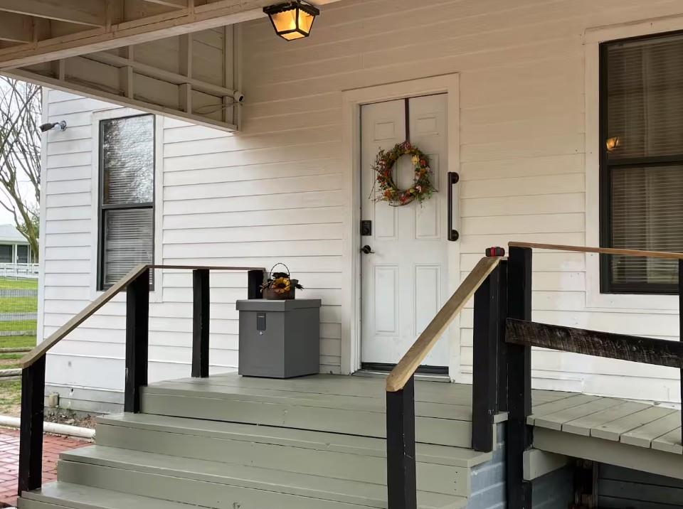 1241 Post Oak Point Rd, New Ulm, TX 78950