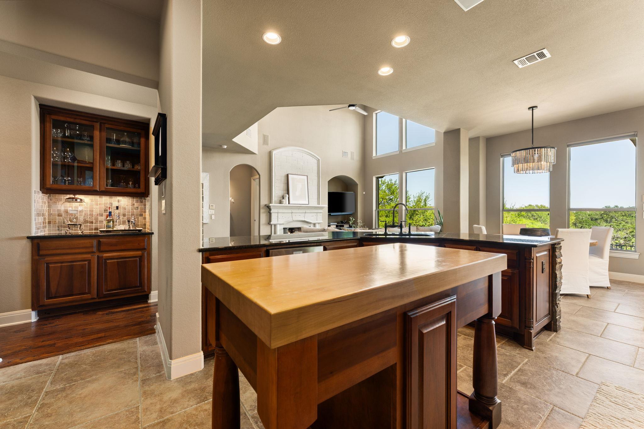 205 Emerald Ridge Dr, Austin, TX 78732