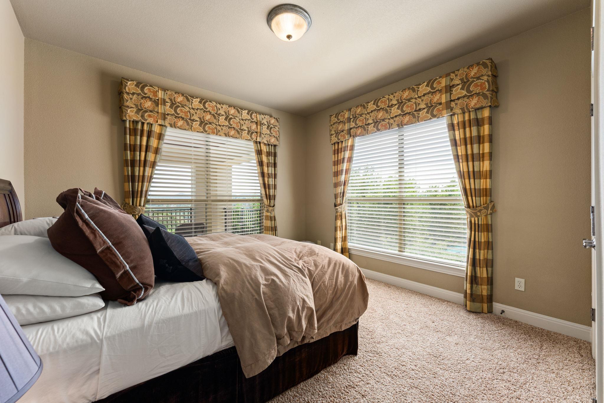 205 Emerald Ridge Dr, Austin, TX 78732