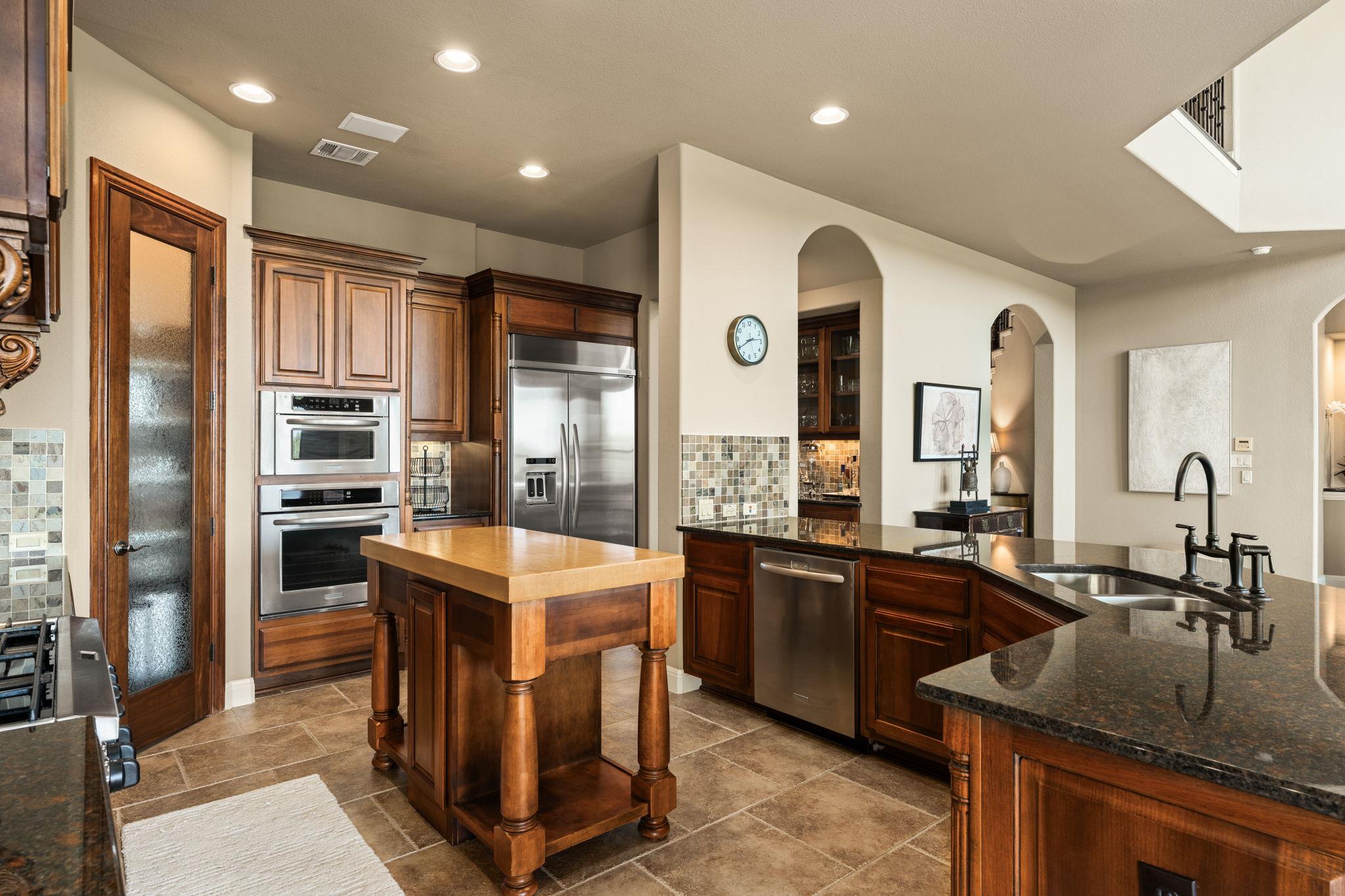 205 Emerald Ridge Dr, Austin, TX 78732