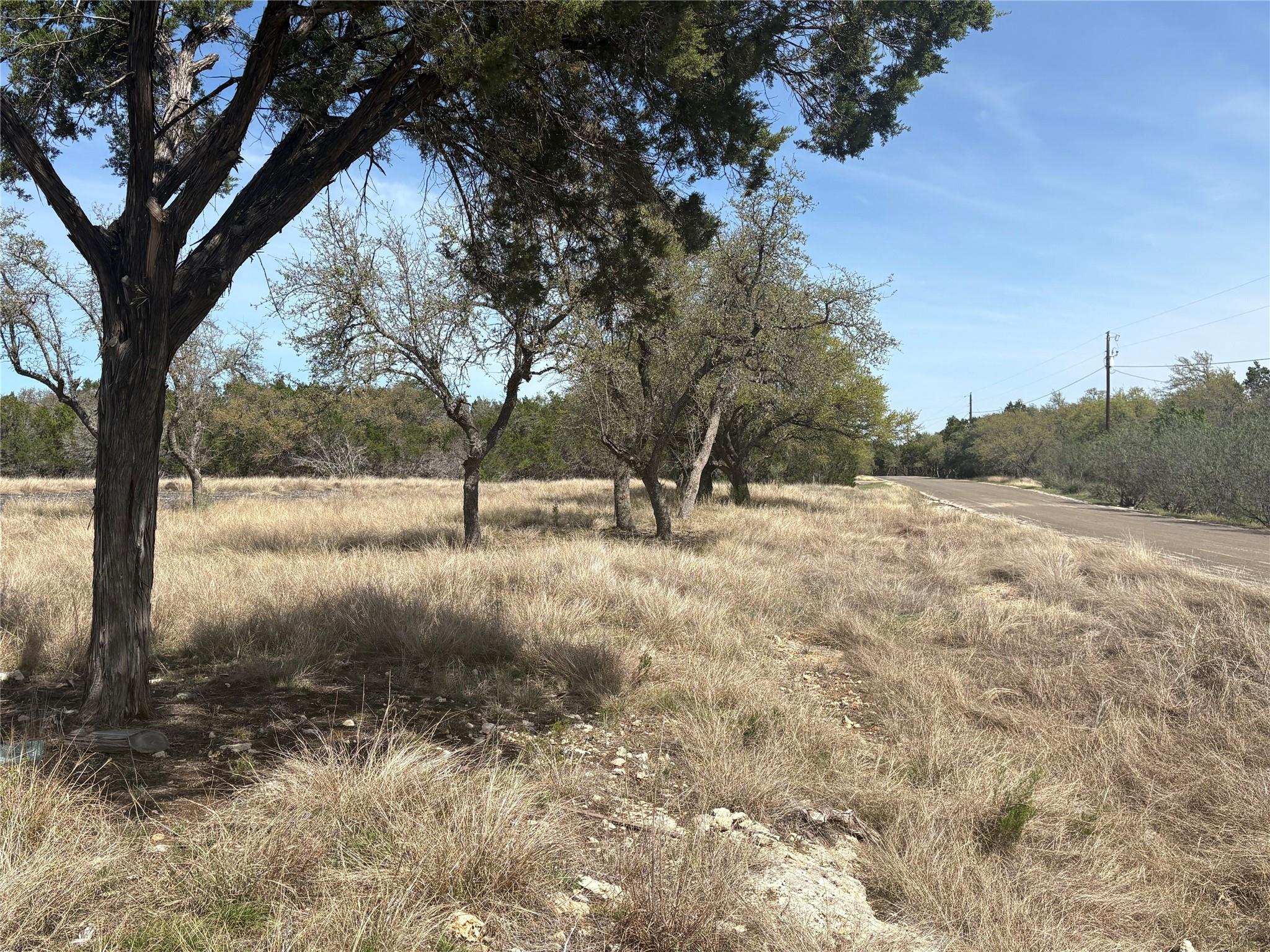 304 Stonegate Ln, Dripping Springs, TX 78620