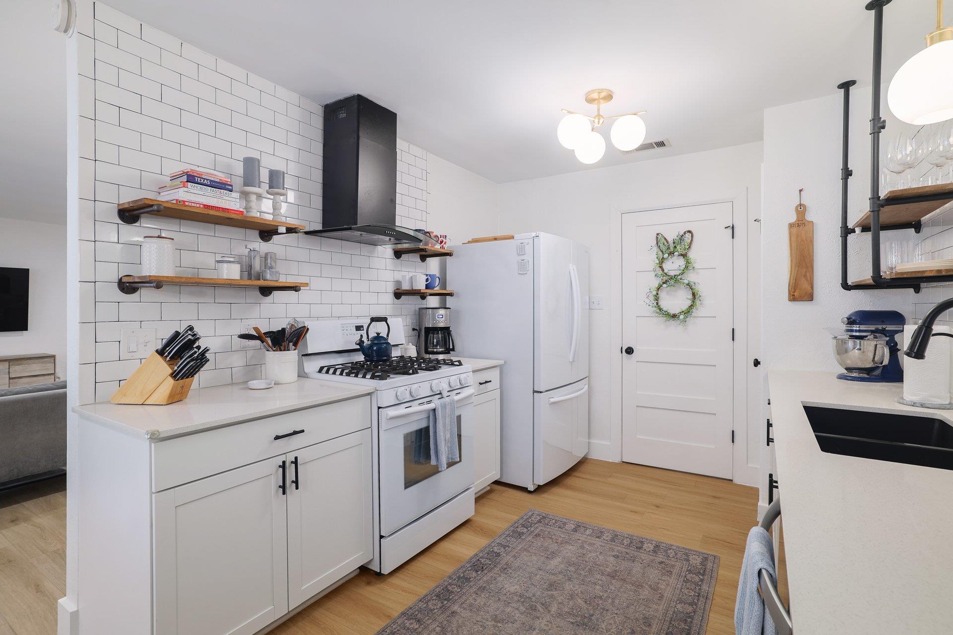 6701 Lancret Hill Dr, Austin, TX 78745