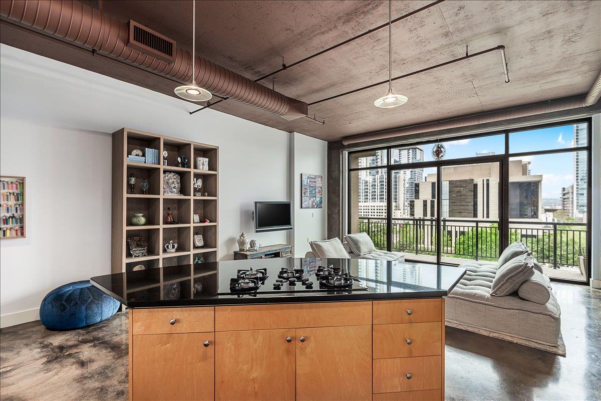 311 W 5TH St # 703, Austin, TX 78701