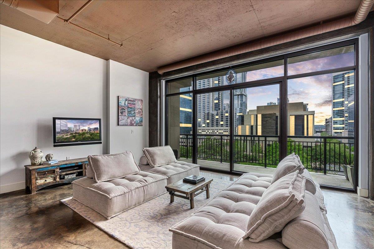 311 W 5TH St # 703, Austin, TX 78701