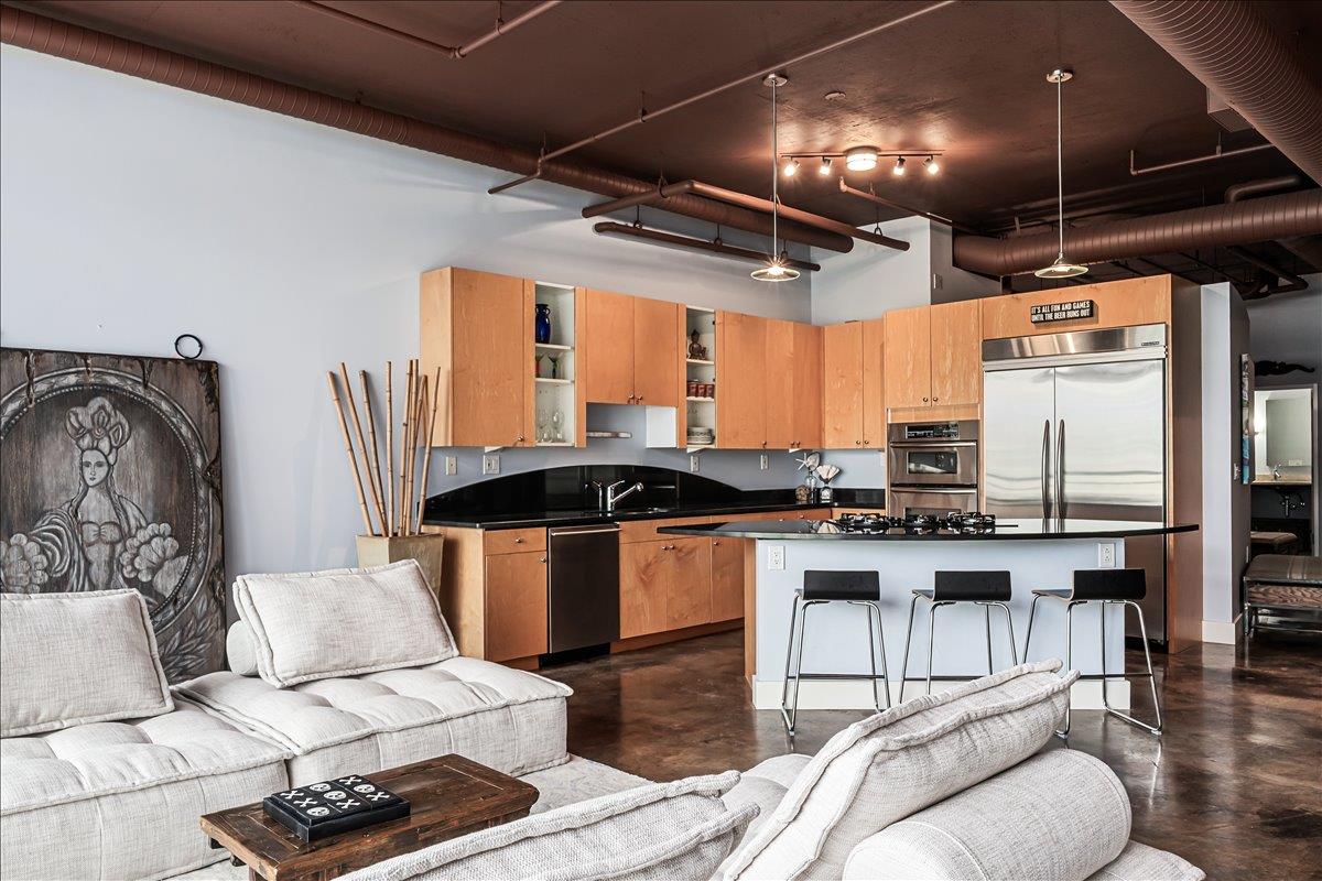 311 W 5TH St # 703, Austin, TX 78701