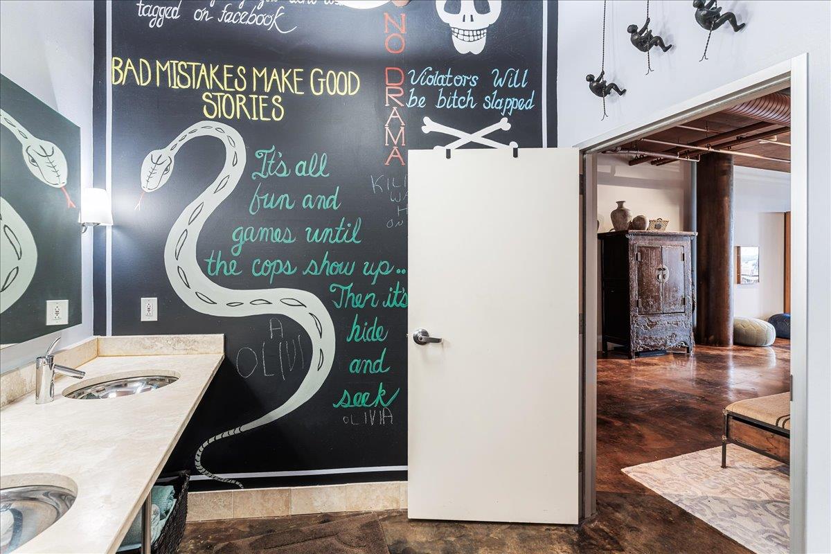 311 W 5TH St # 703, Austin, TX 78701