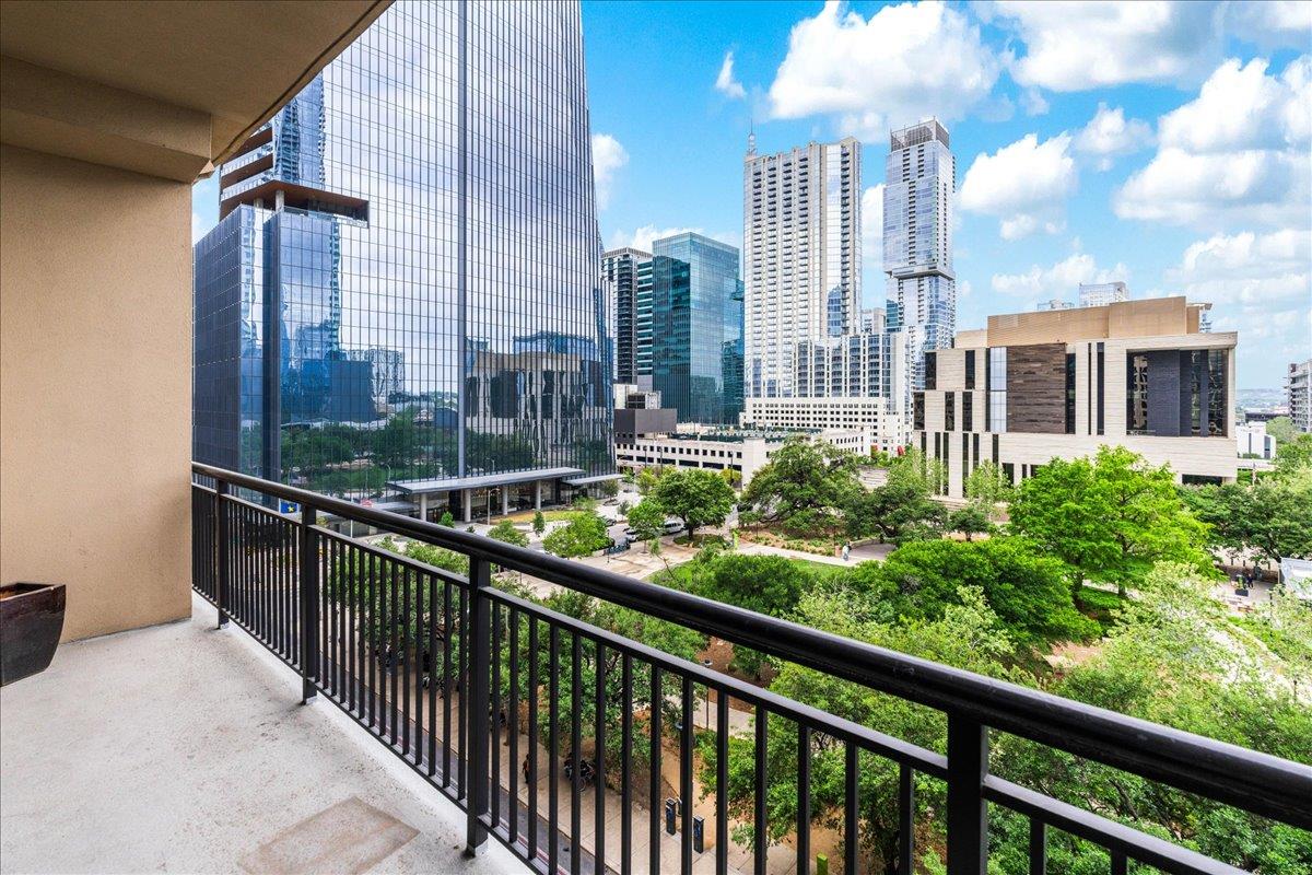 311 W 5TH St # 703, Austin, TX 78701