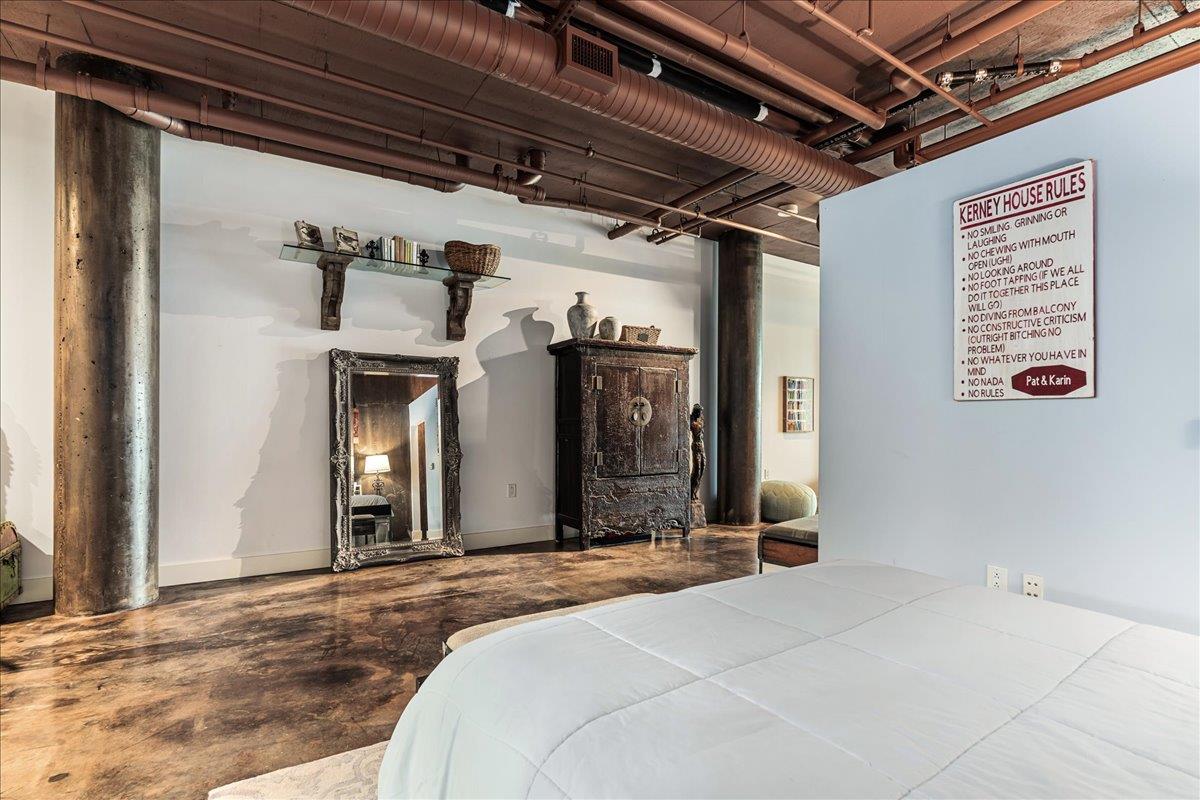 311 W 5TH St # 703, Austin, TX 78701