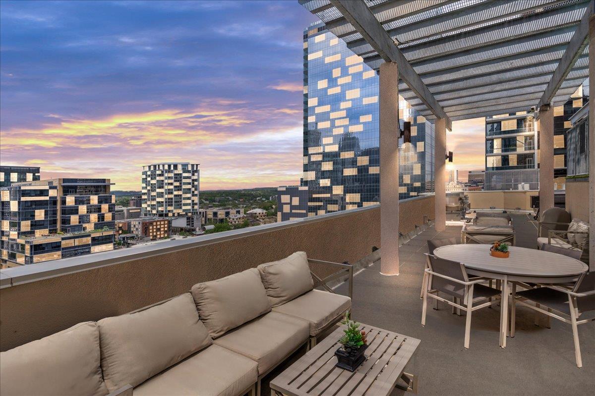 311 W 5TH St # 703, Austin, TX 78701