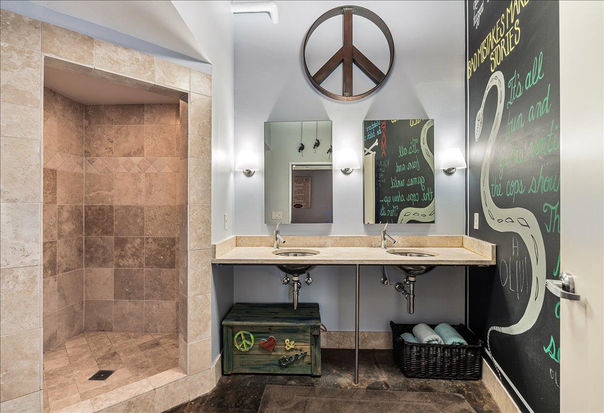 311 W 5TH St # 703, Austin, TX 78701