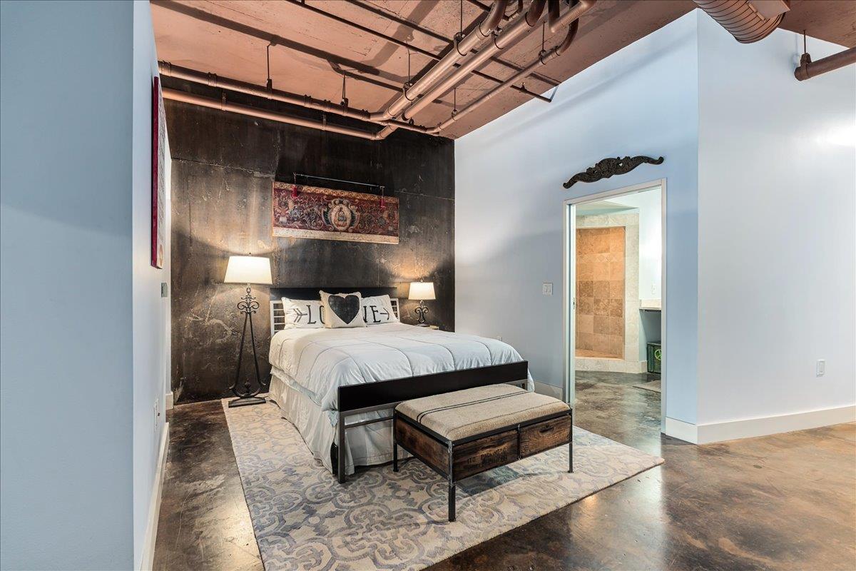 311 W 5TH St # 703, Austin, TX 78701