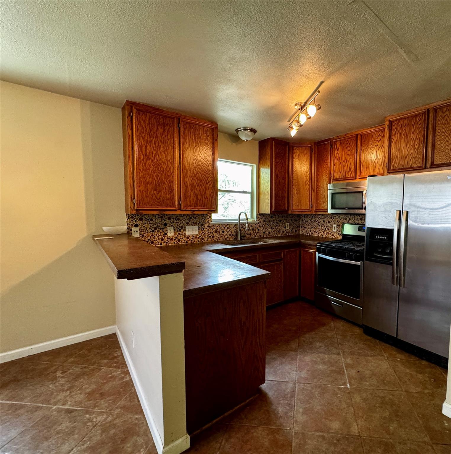 8013 Lazy Ln # B, Austin, TX 78757
