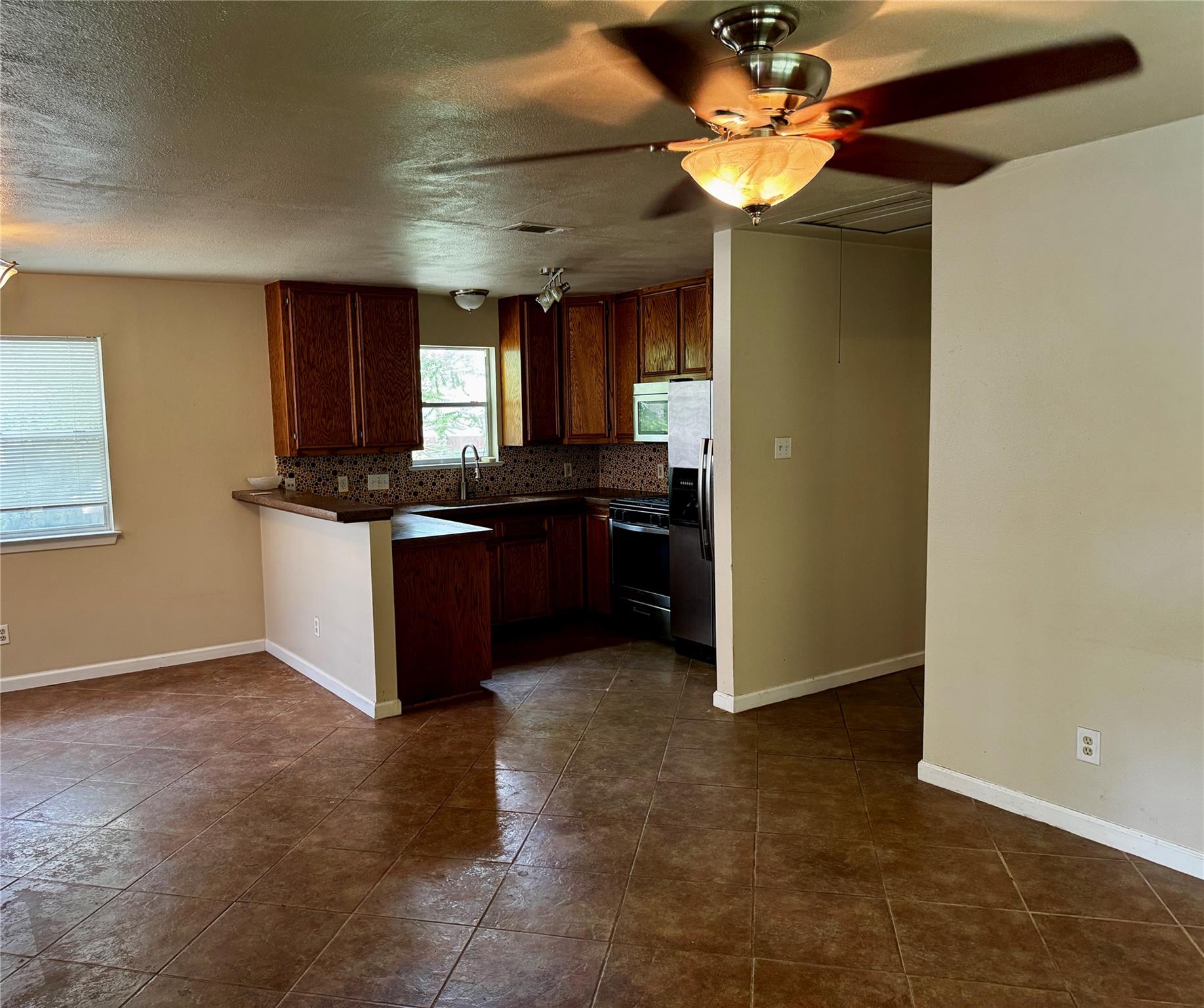 8013 Lazy Ln # B, Austin, TX 78757