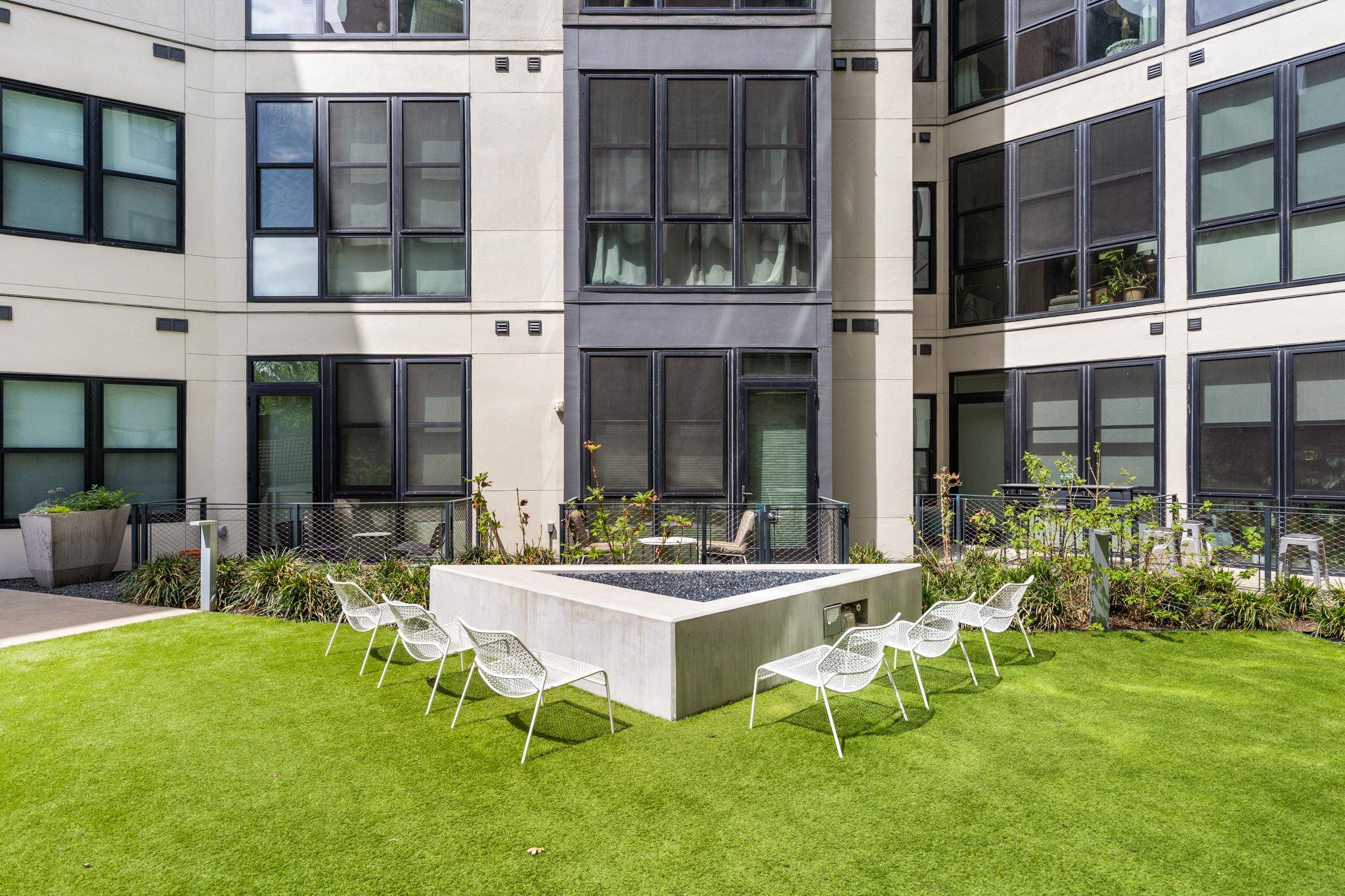 800 Embassy Dr # 113, Austin, TX 78702