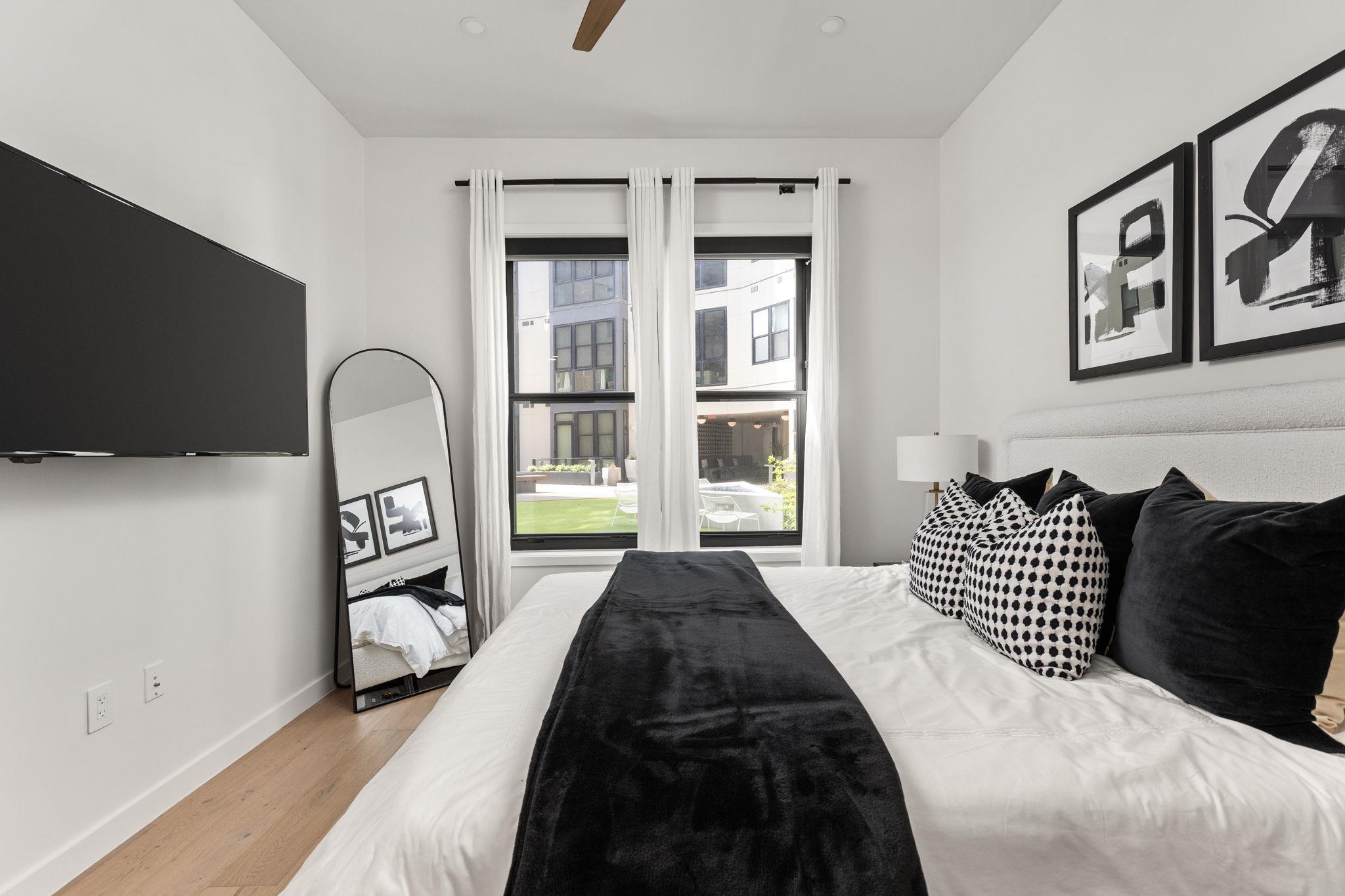 800 Embassy Dr # 113, Austin, TX 78702