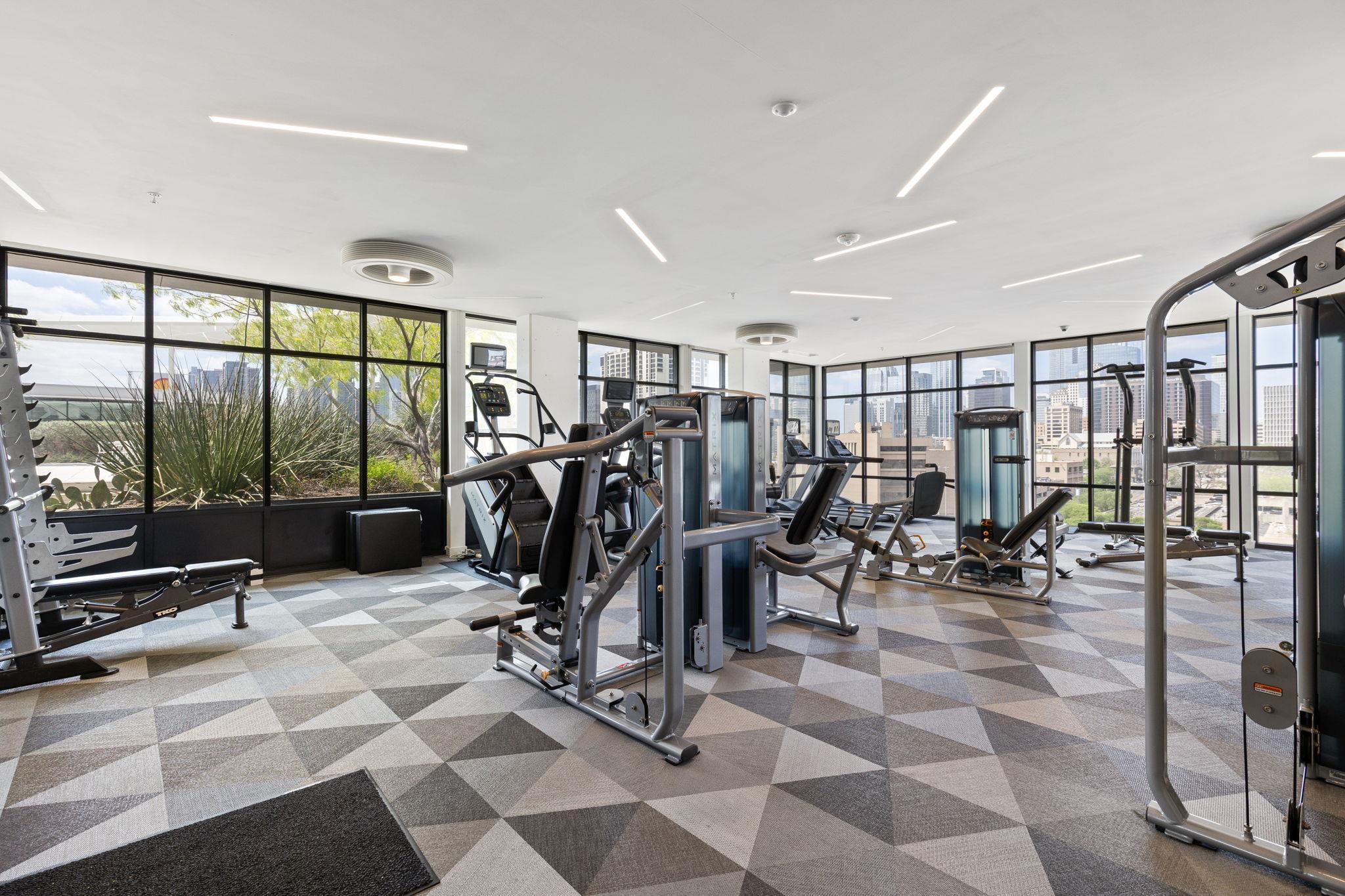 800 Embassy Dr # 113, Austin, TX 78702