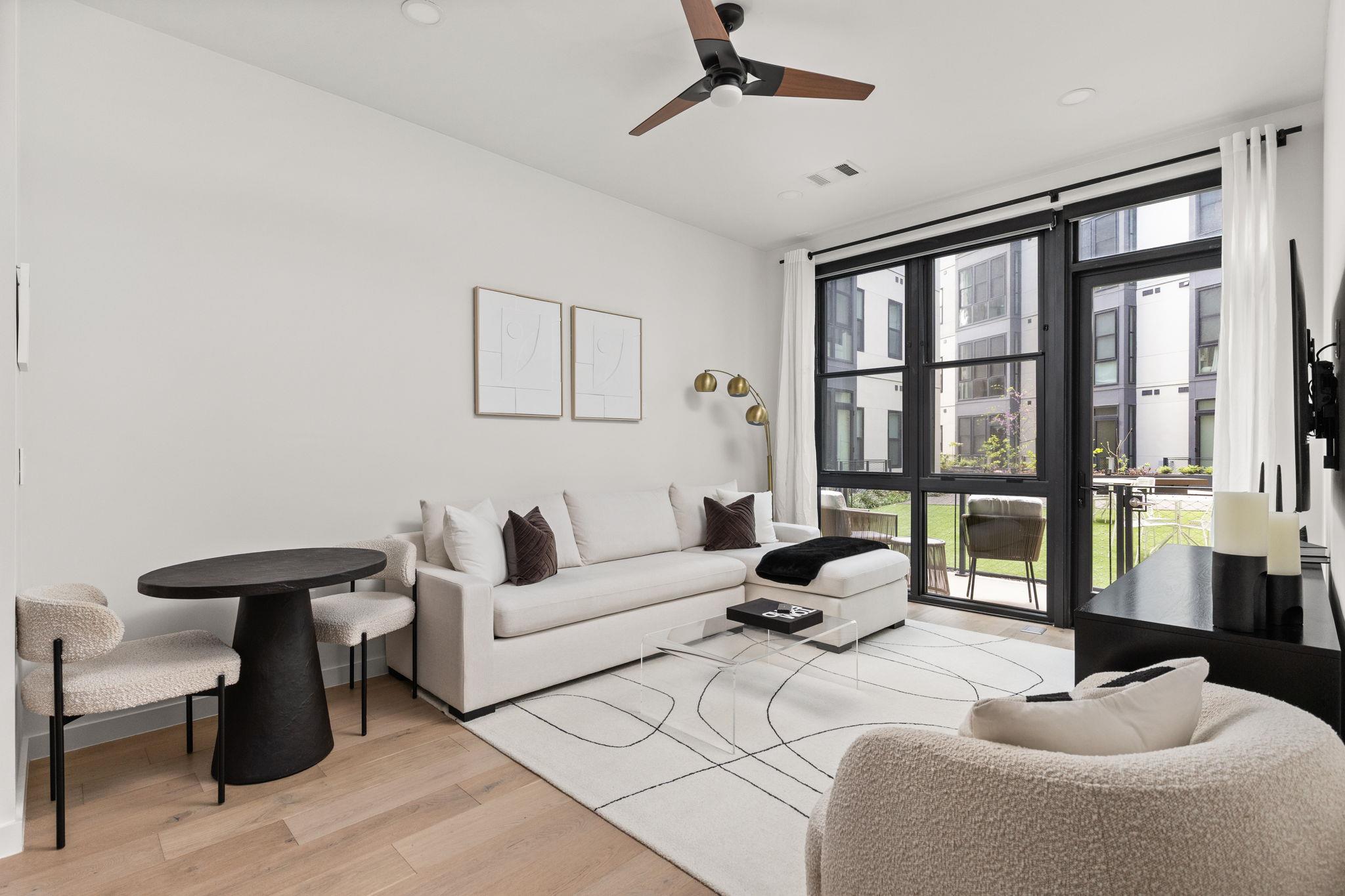 800 Embassy Dr # 113, Austin, TX 78702