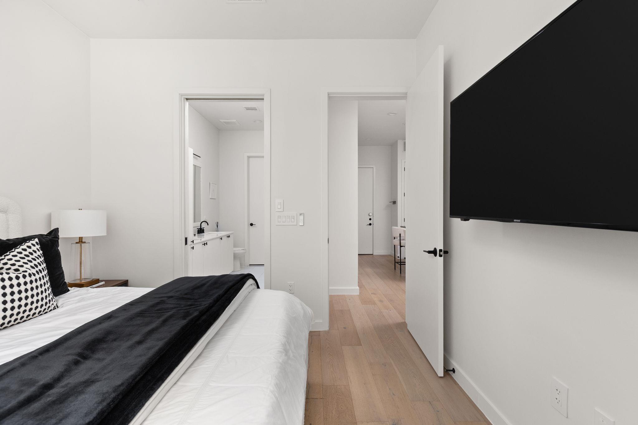 800 Embassy Dr # 113, Austin, TX 78702