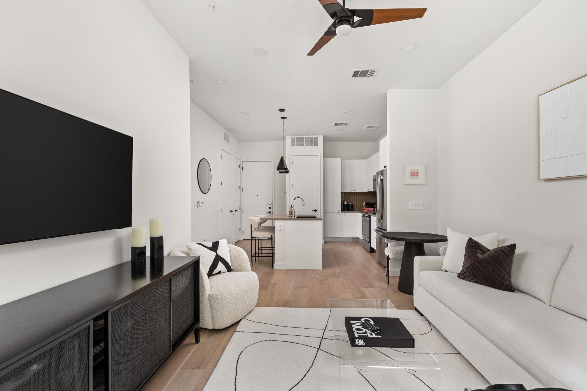 800 Embassy Dr # 113, Austin, TX 78702