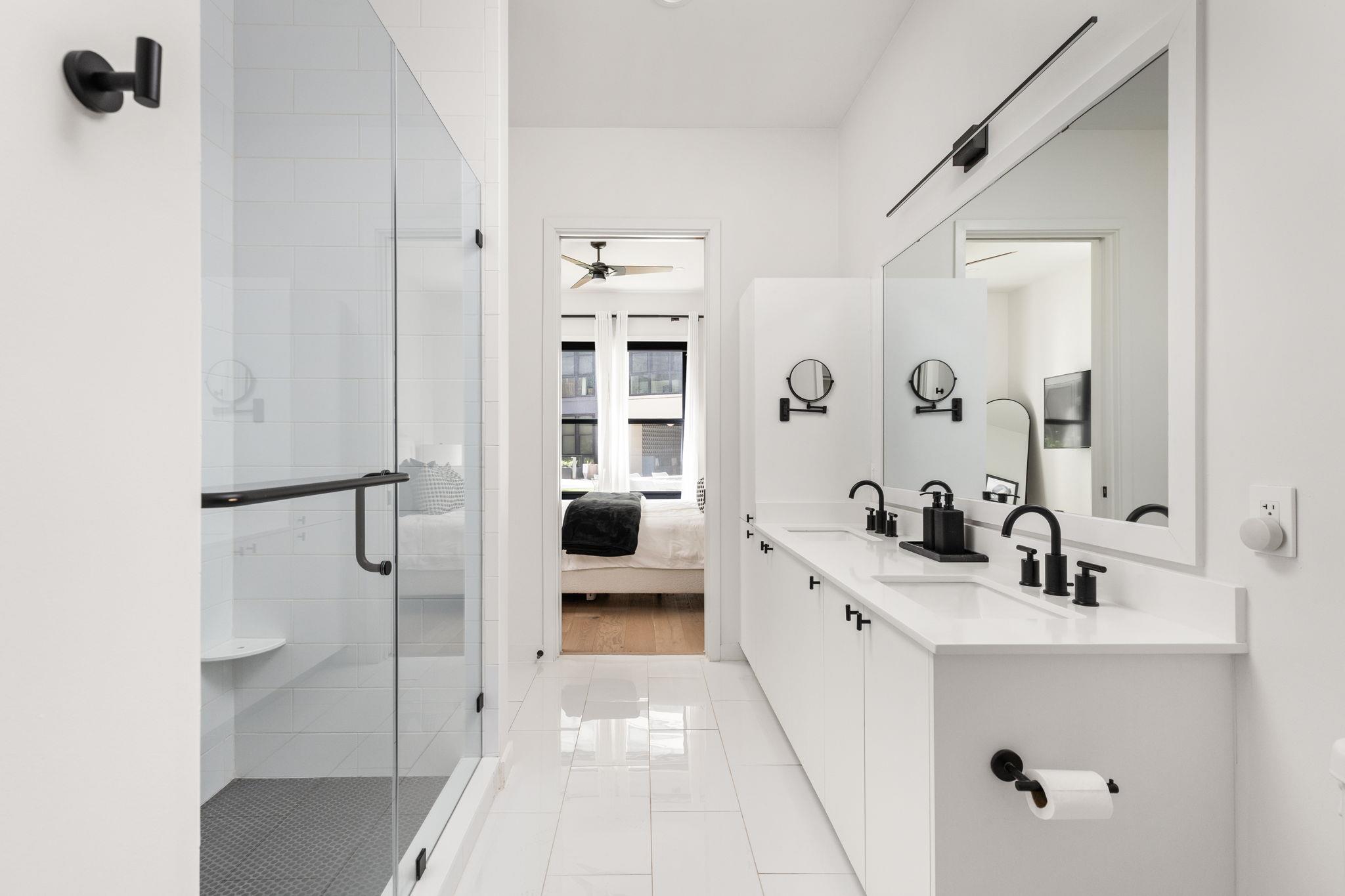 800 Embassy Dr # 113, Austin, TX 78702