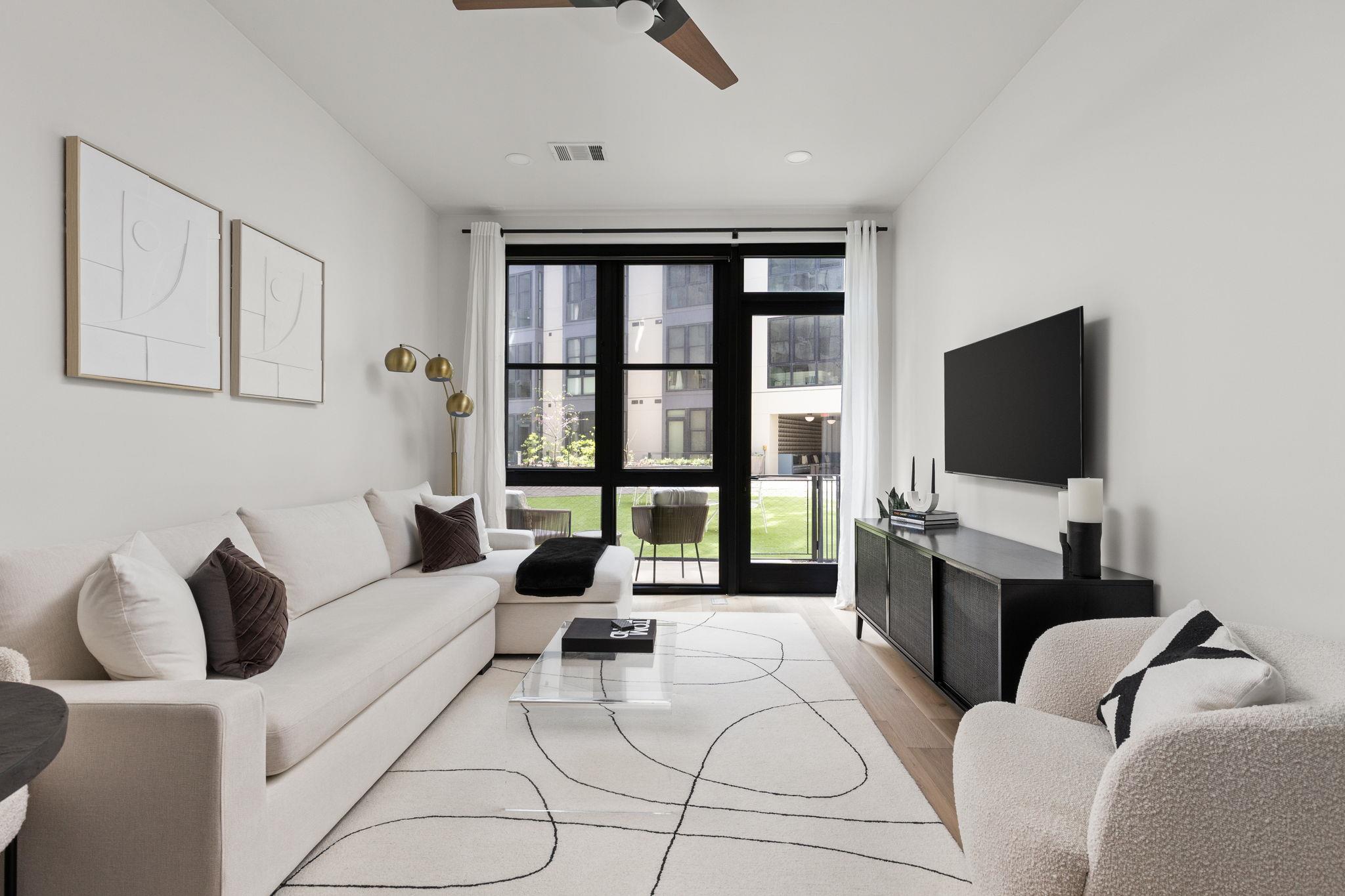 800 Embassy Dr # 113, Austin, TX 78702