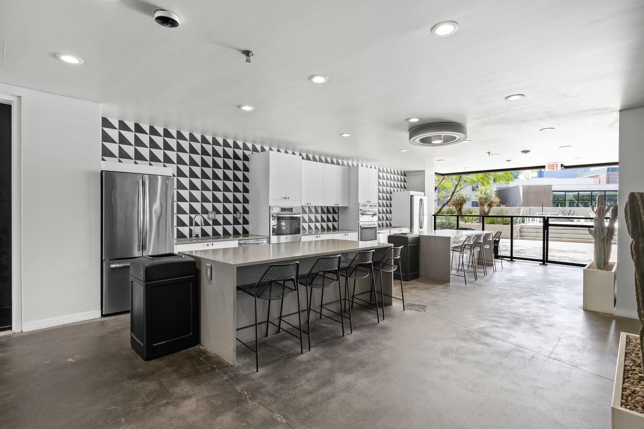 800 Embassy Dr # 113, Austin, TX 78702