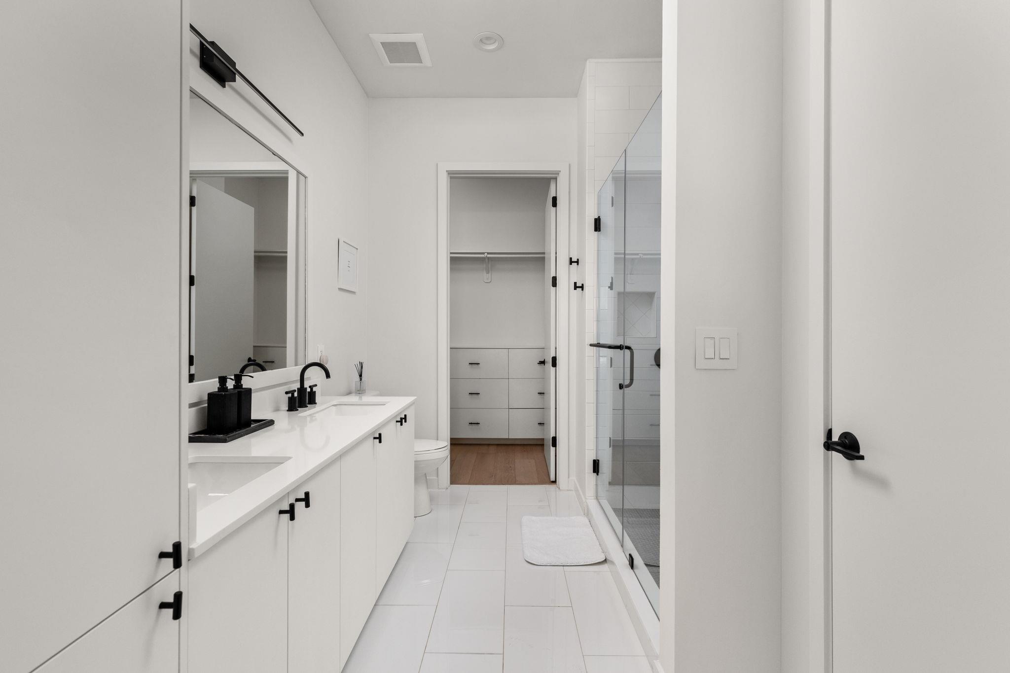 800 Embassy Dr # 113, Austin, TX 78702