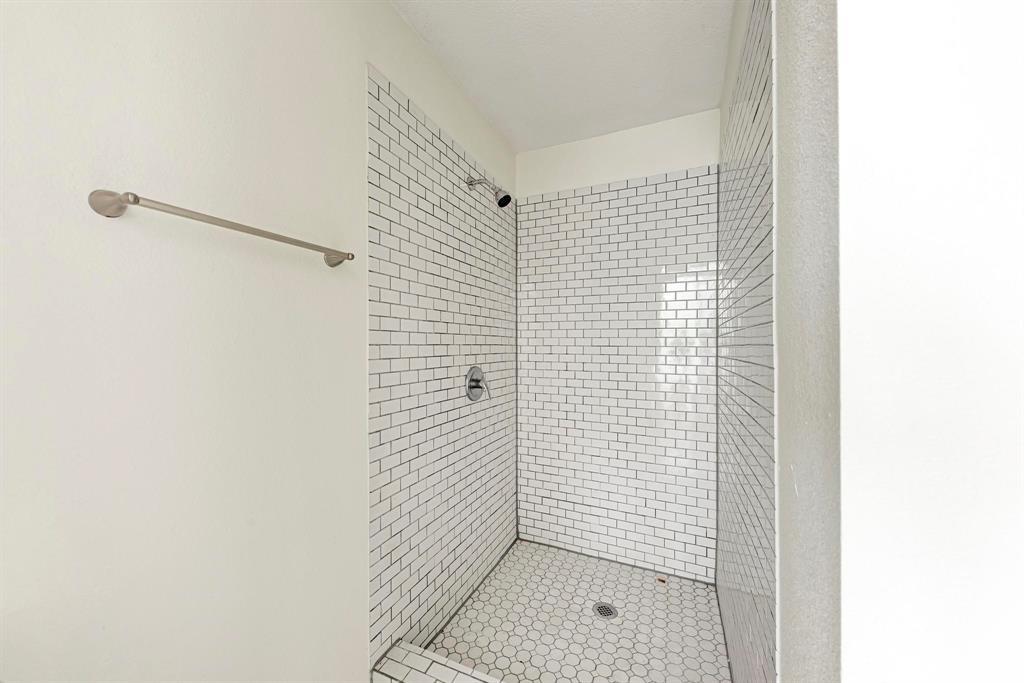 1010 W 23rd St # 2, Austin, TX 78705