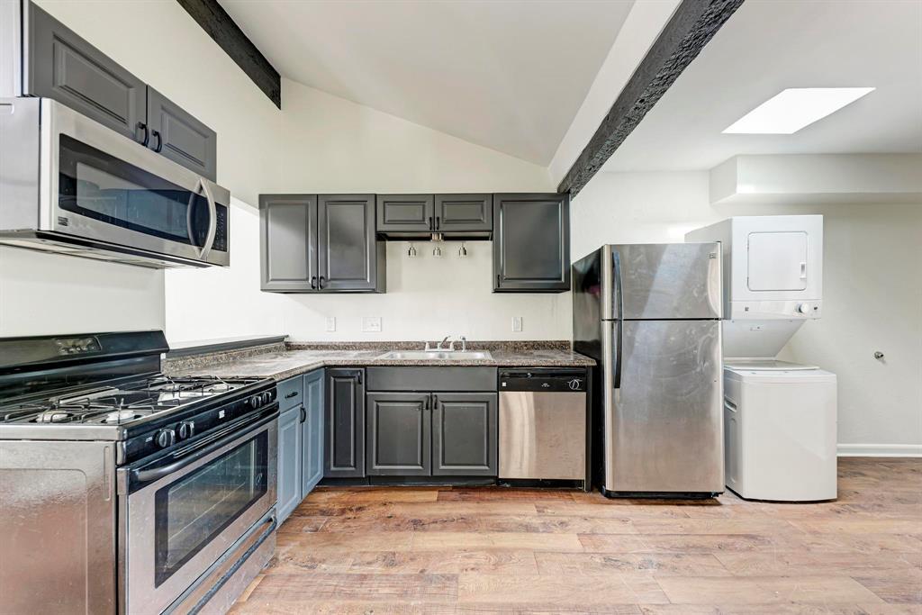 1010 W 23rd St # 2, Austin, TX 78705