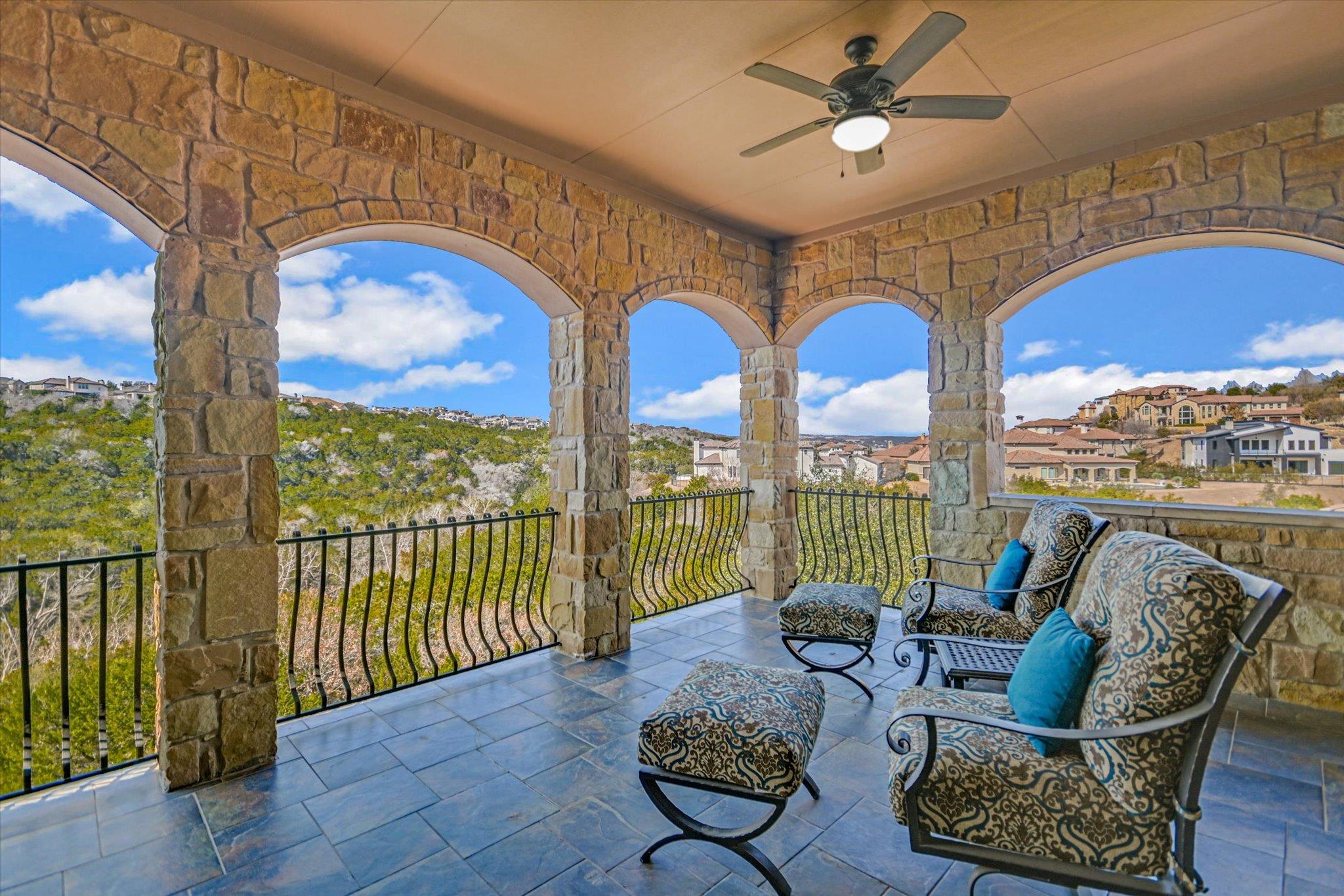 409 Rocky Coast Dr, Austin, TX 78738