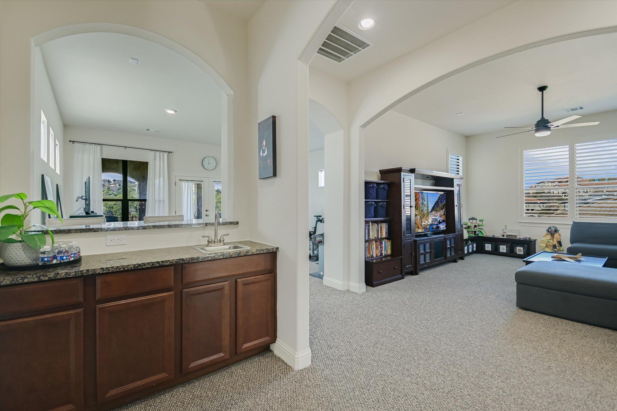 409 Rocky Coast Dr, Austin, TX 78738