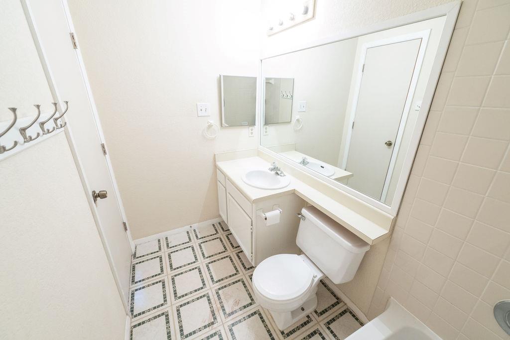 11901 Swearingen Dr # 15, Austin, TX 78758