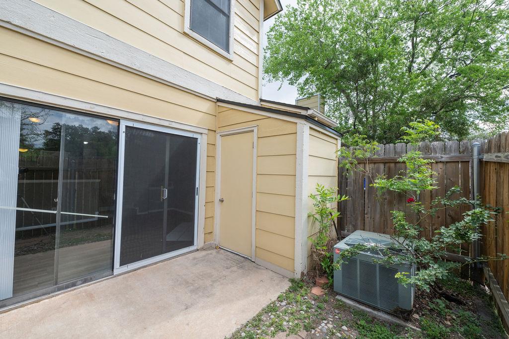 11901 Swearingen Dr # 15, Austin, TX 78758