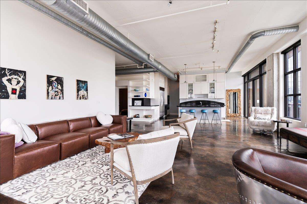 311 W 5th St # 1005, Austin, TX 78701