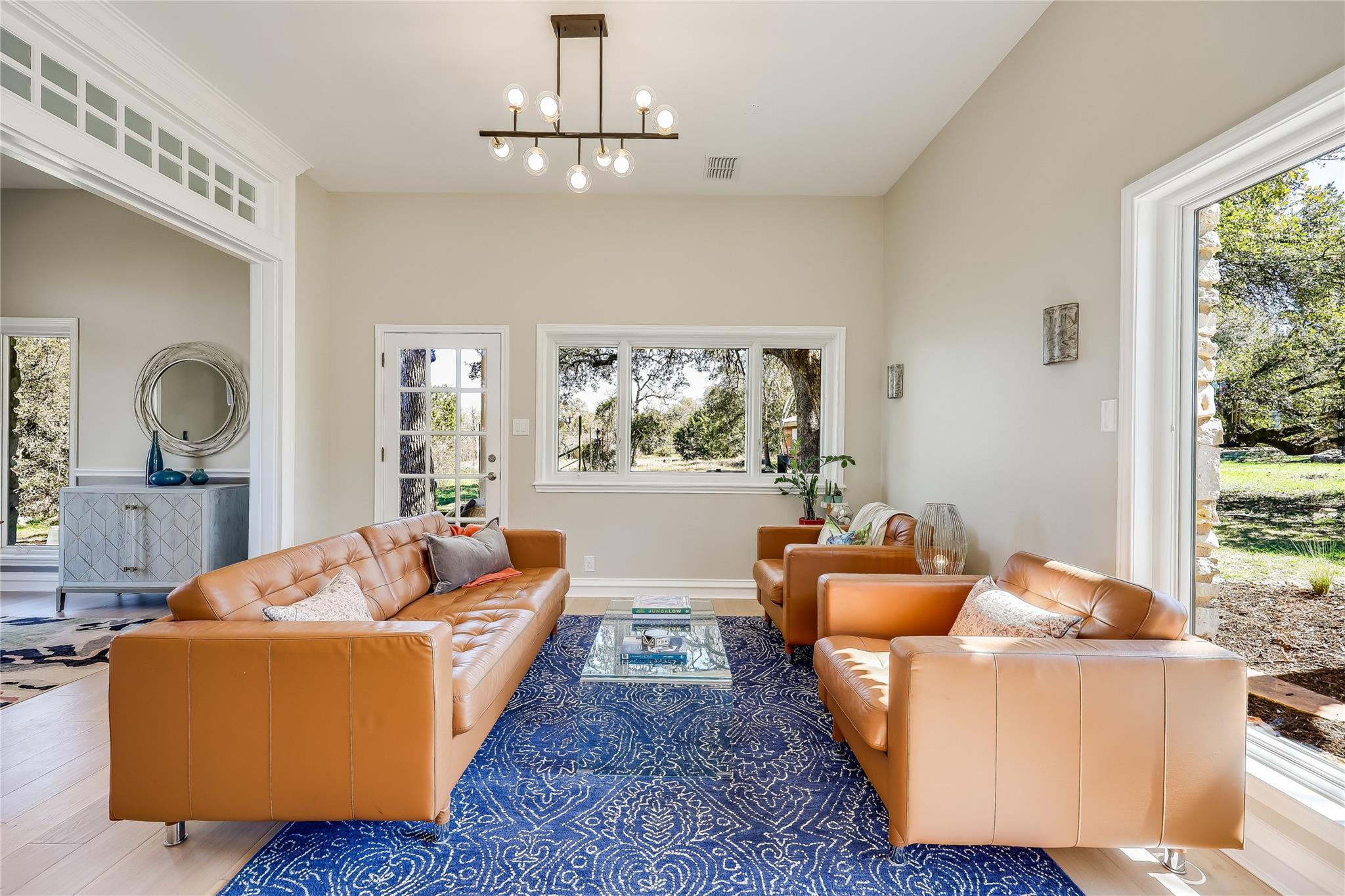 8004 Golden Oaks Ln, Austin, TX 78737