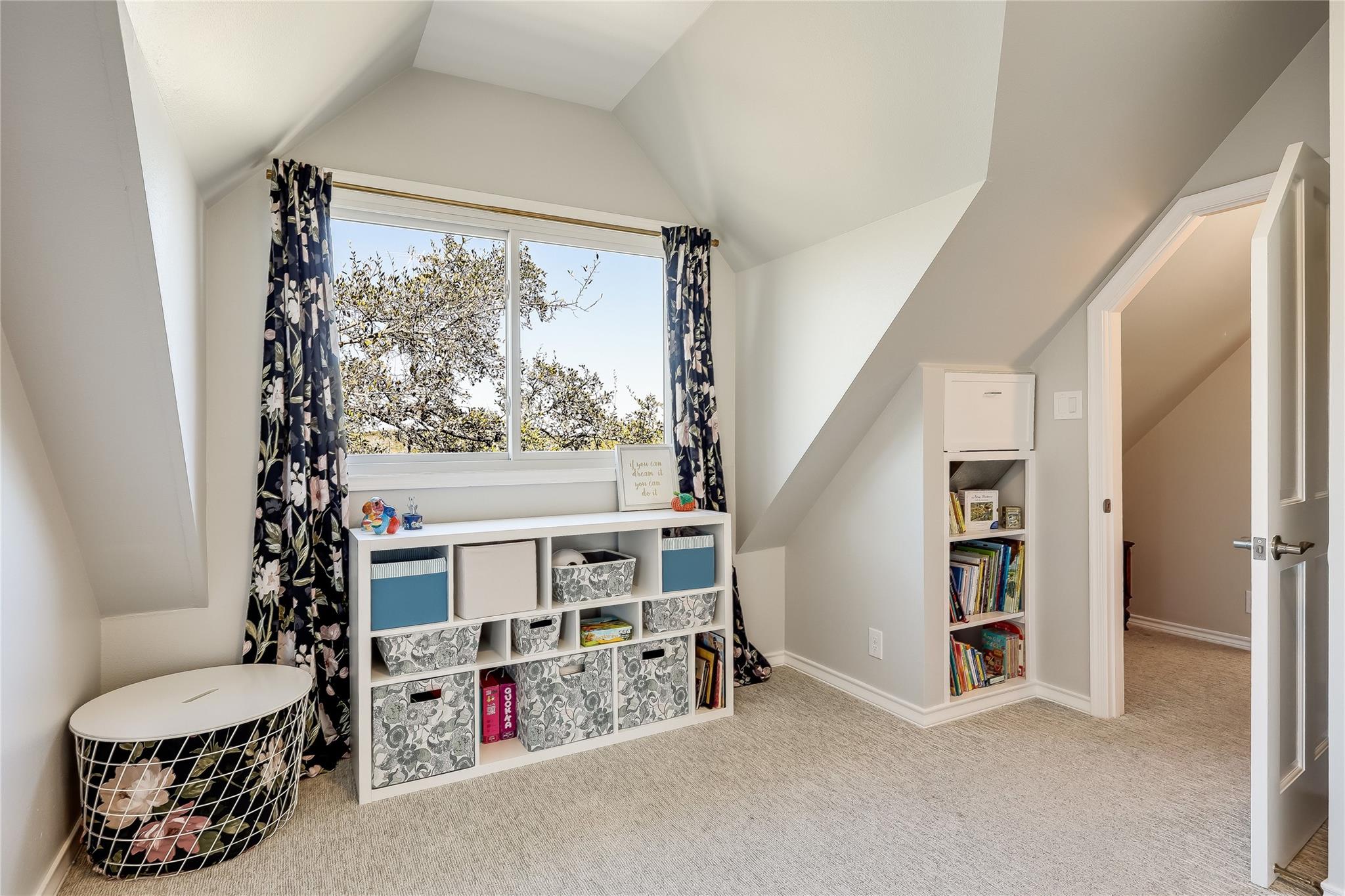 8004 Golden Oaks Ln, Austin, TX 78737