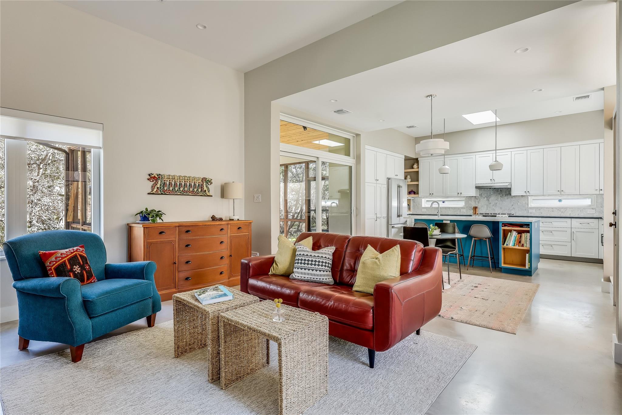 8004 Golden Oaks Ln, Austin, TX 78737