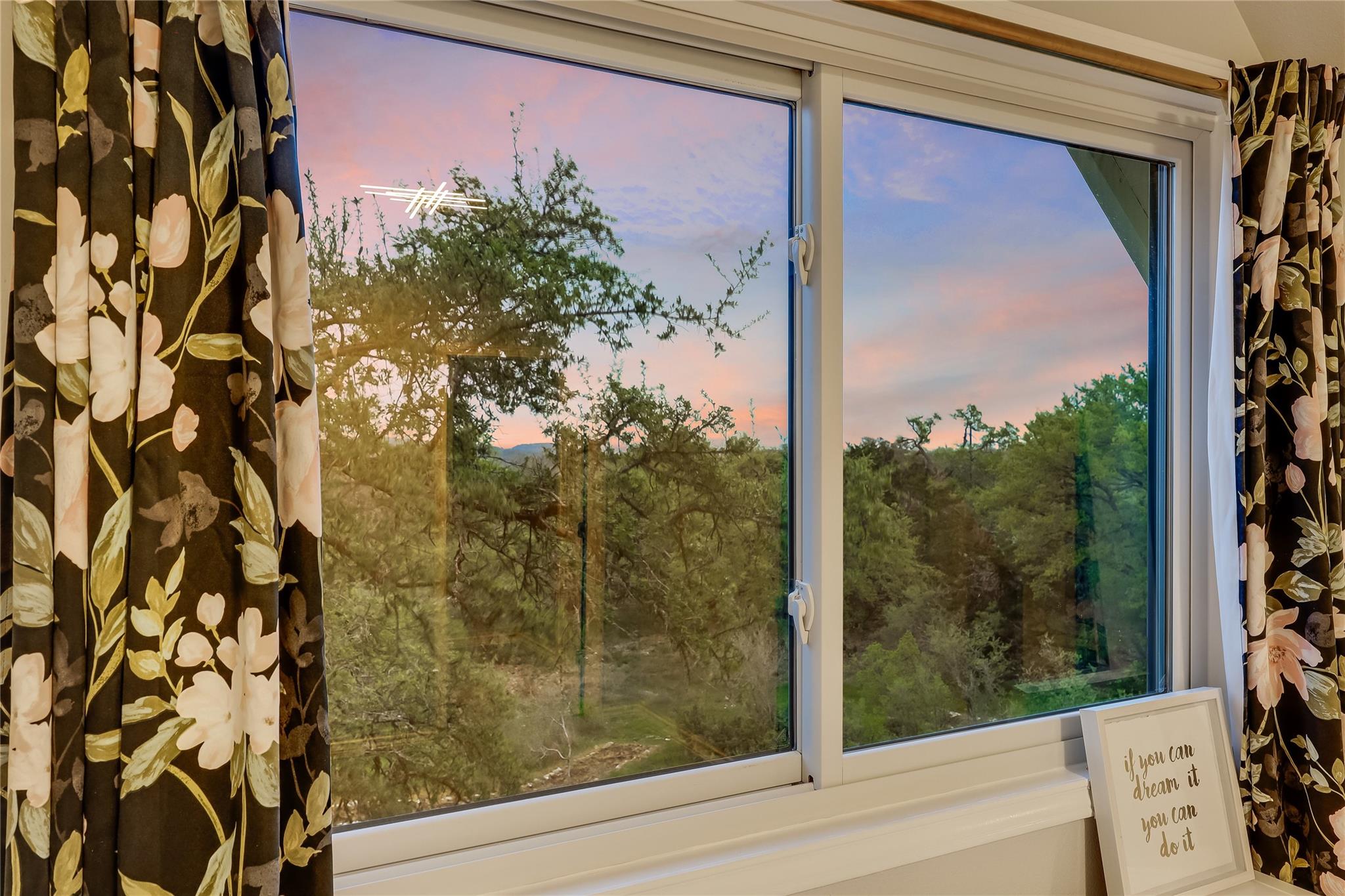 8004 Golden Oaks Ln, Austin, TX 78737