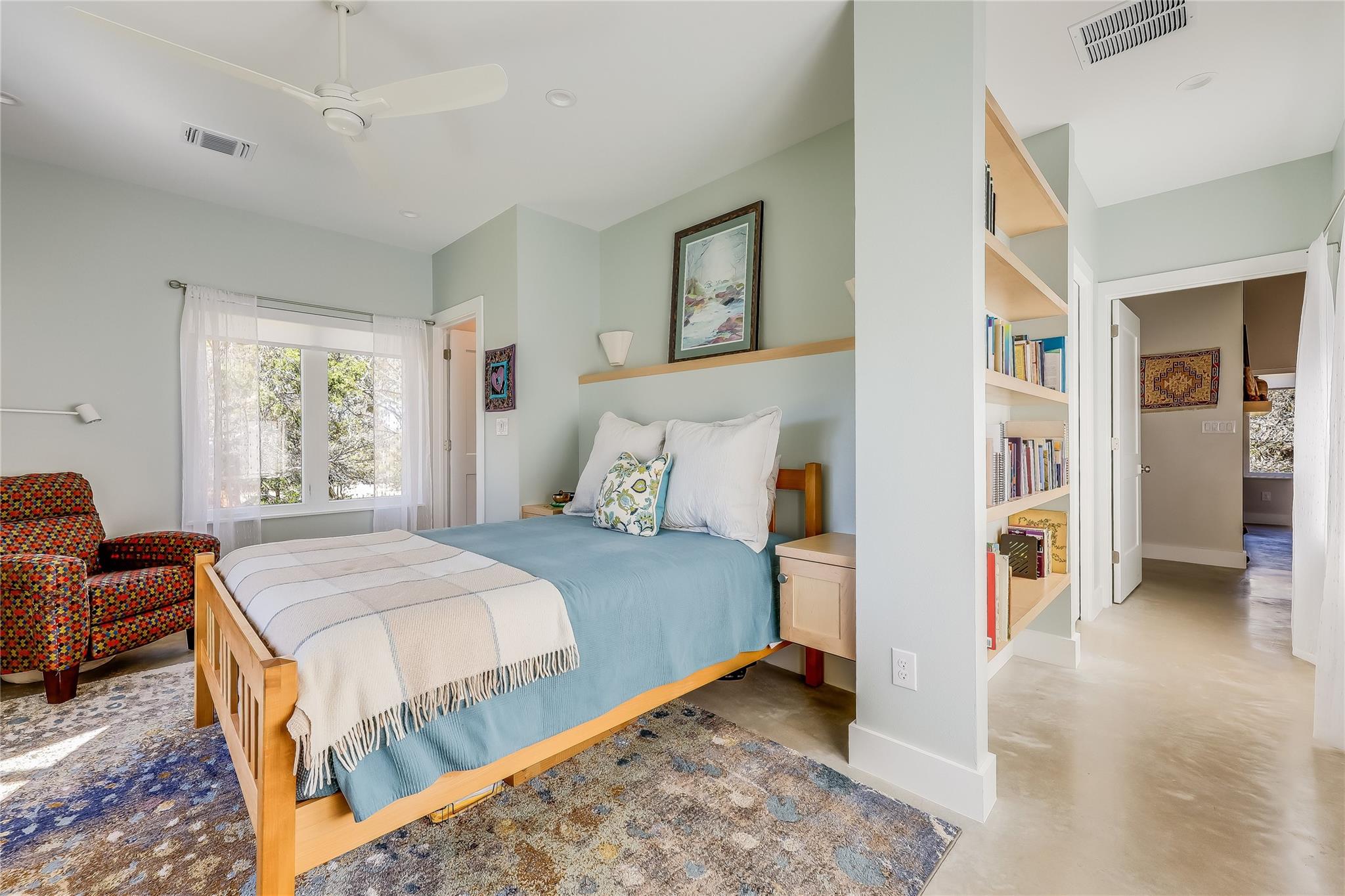 8004 Golden Oaks Ln, Austin, TX 78737